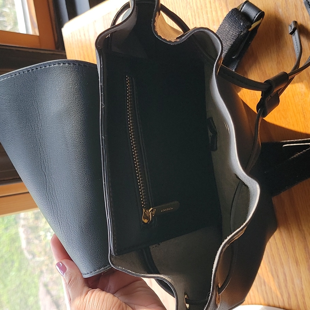 Small black backpack - Picture 3 of 3